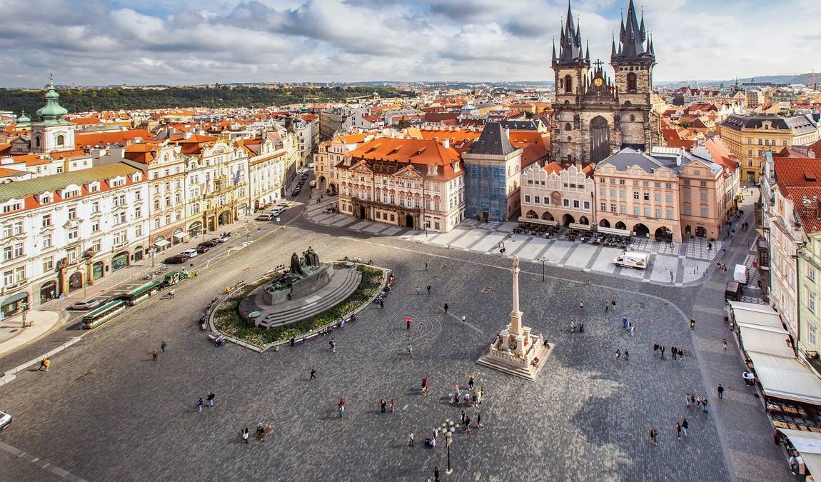 jan hus monument photo 6