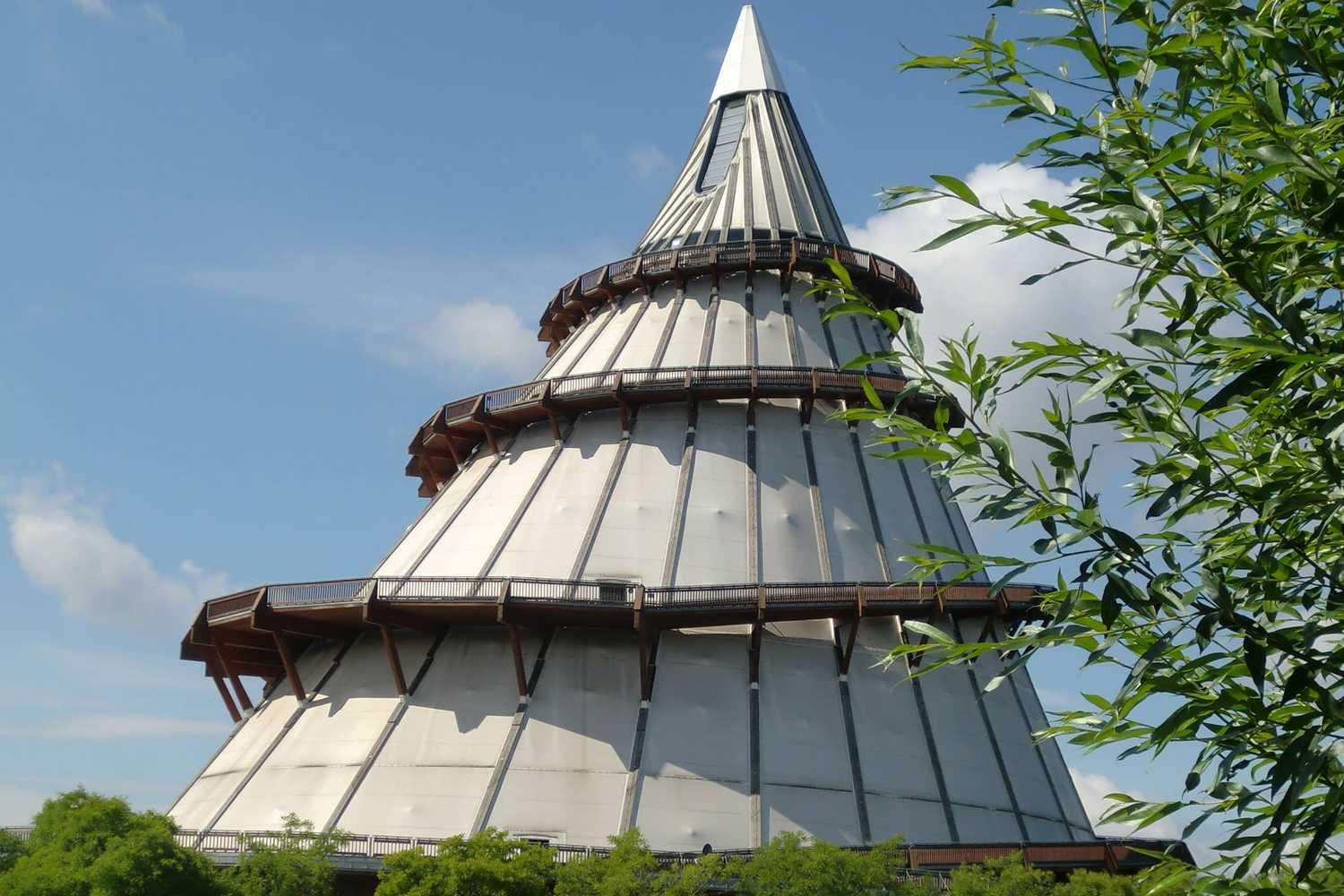 Jahrtausendturm (Millennium Tower) photo 1