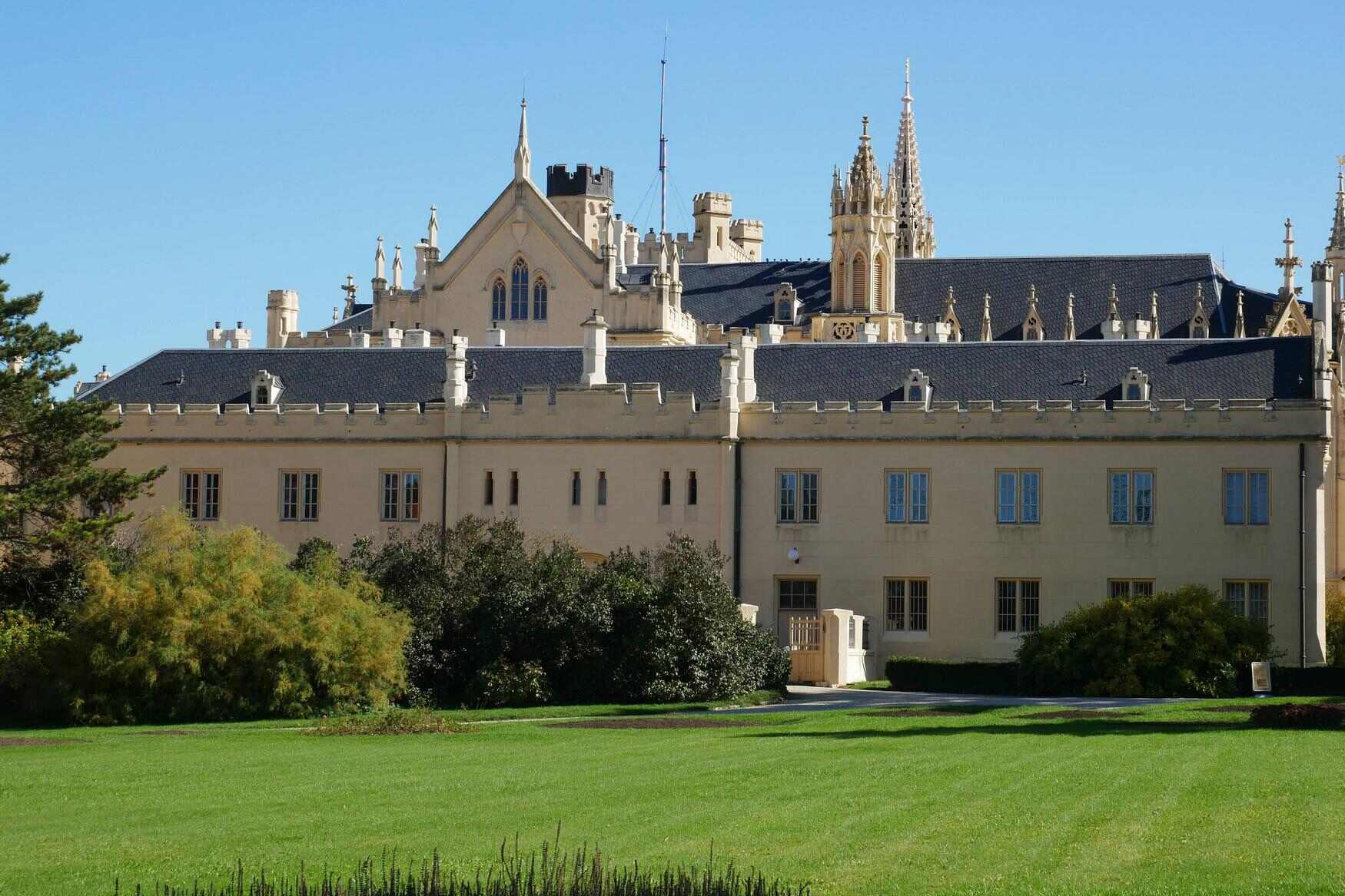 Lednice Castle photo 1