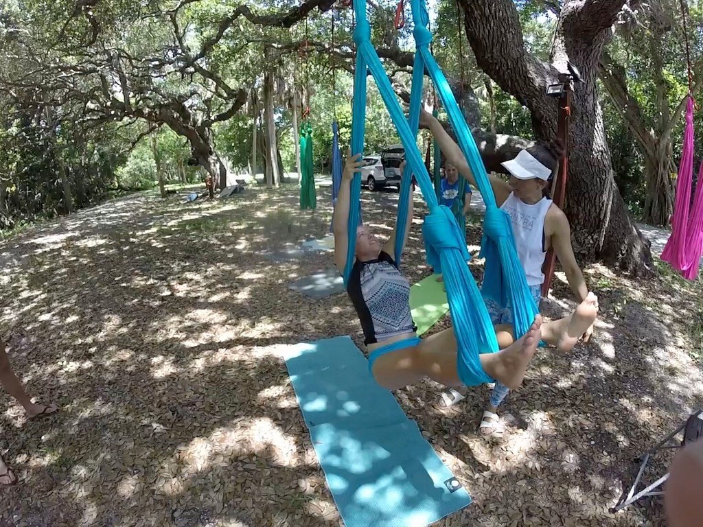 Surf Into Summer Surf Camp фото 1