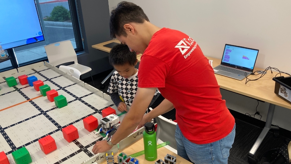 STEM and Coding Camps for Kids фото 1