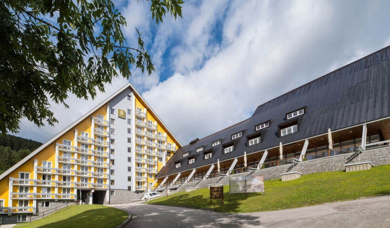 Pinia Hotel & Resort