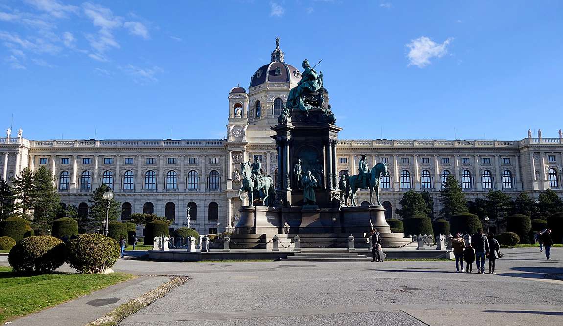 vienna in april photo 2