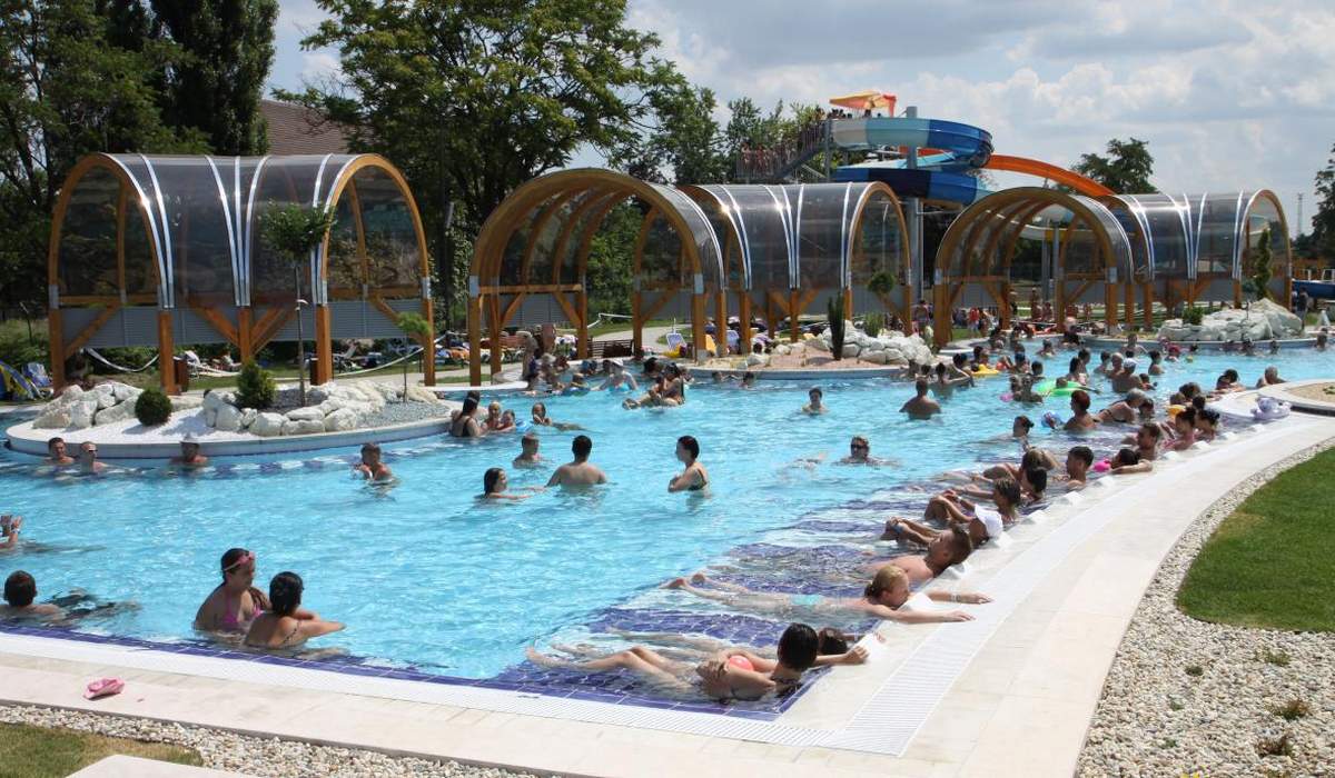Аквапарк Selyemrét Bath