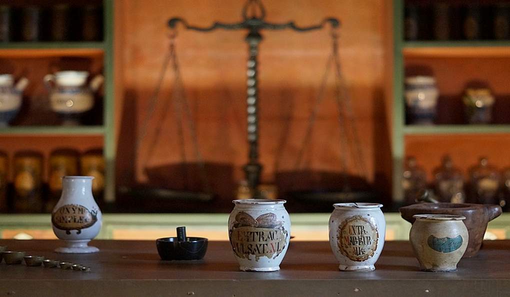 Аптека-Музей У Золотого Орла (ЗАКРЫТ ВРЕМЕННО) фото 1