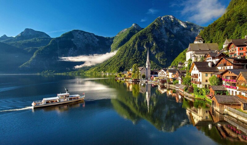 Hallstatt Lake
