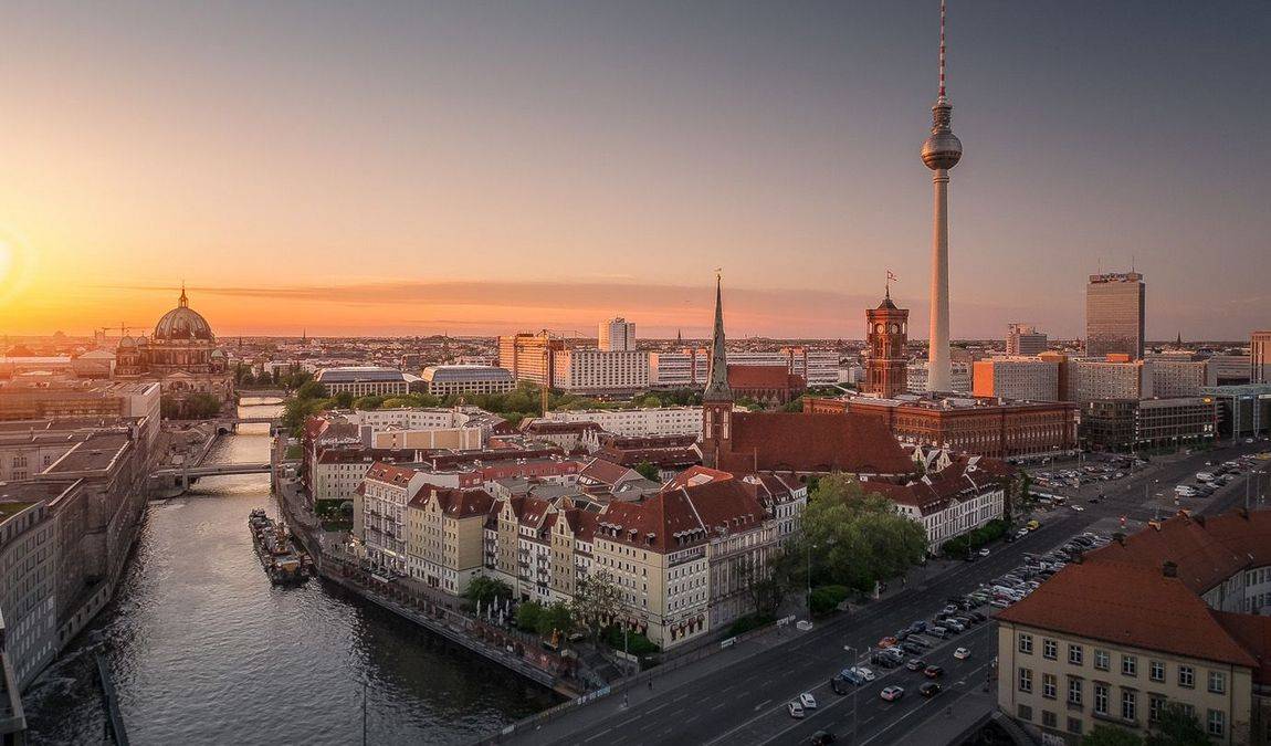 берлинская телебашня (berliner fernsehturm) фото 1