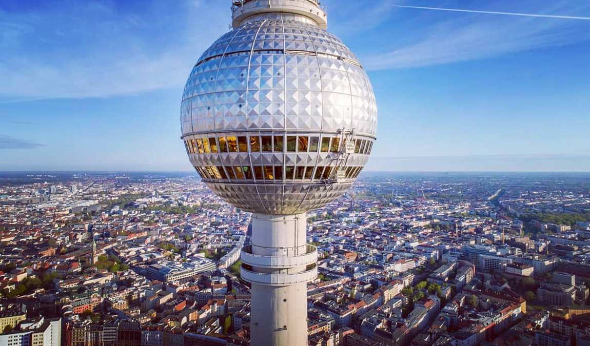 berlin tv tower (berliner fernsehturm) photo 4