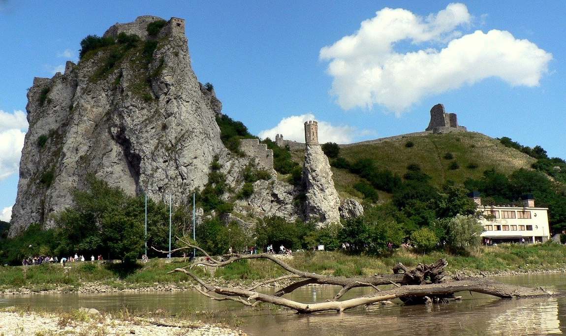 замок девин фото 2