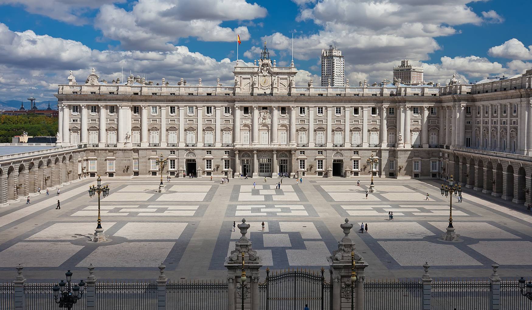Королевский Дворец в Мадриде фото 1