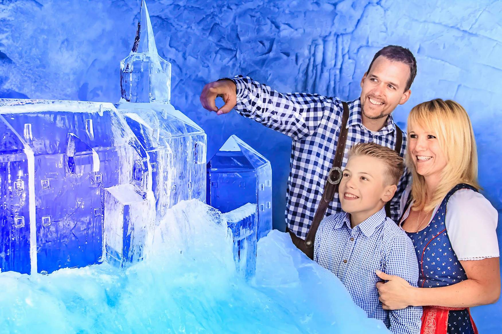 Ледяной Дворец Dachstein Ice Palace
