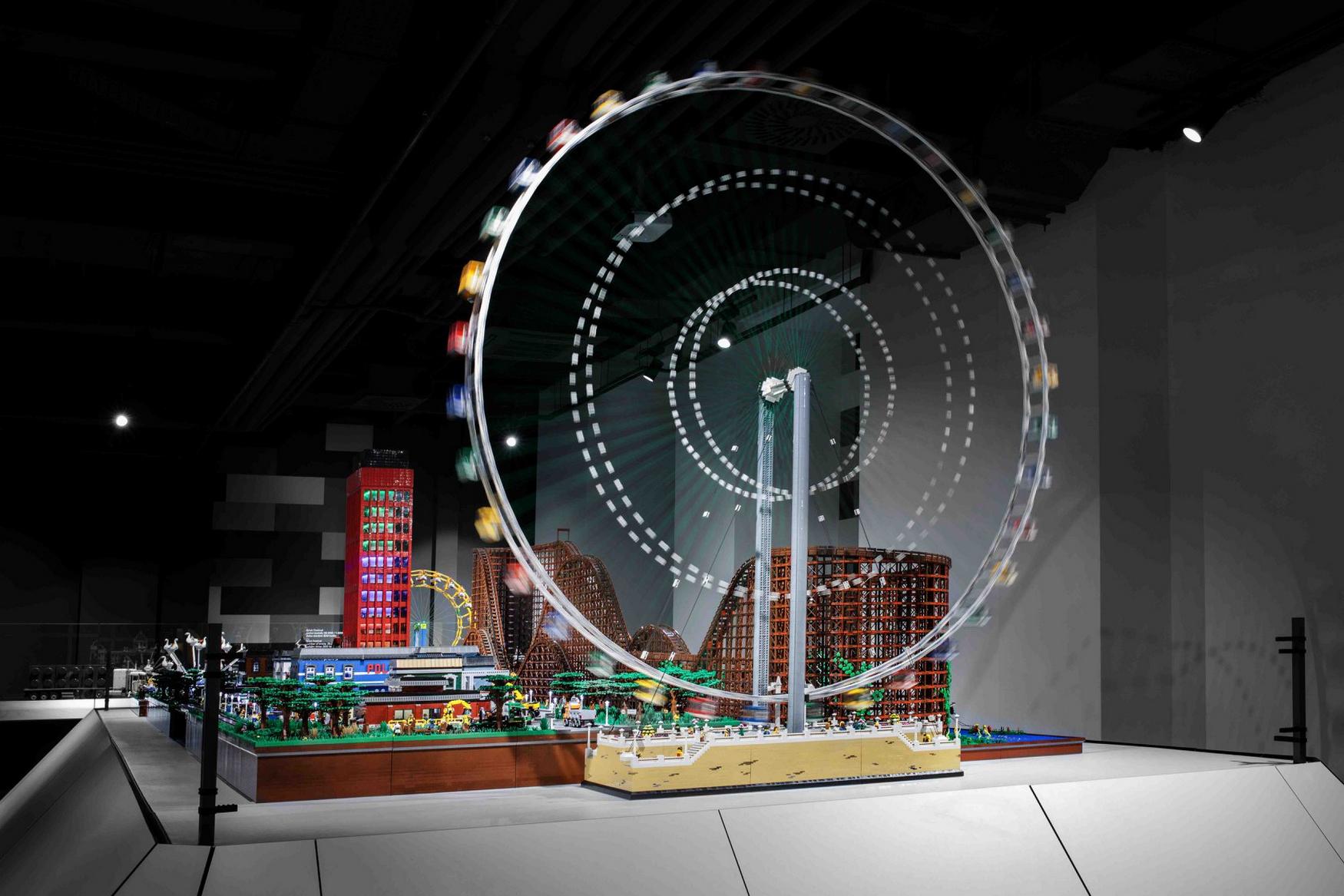 Магазин игрушек Hamleys фото 1