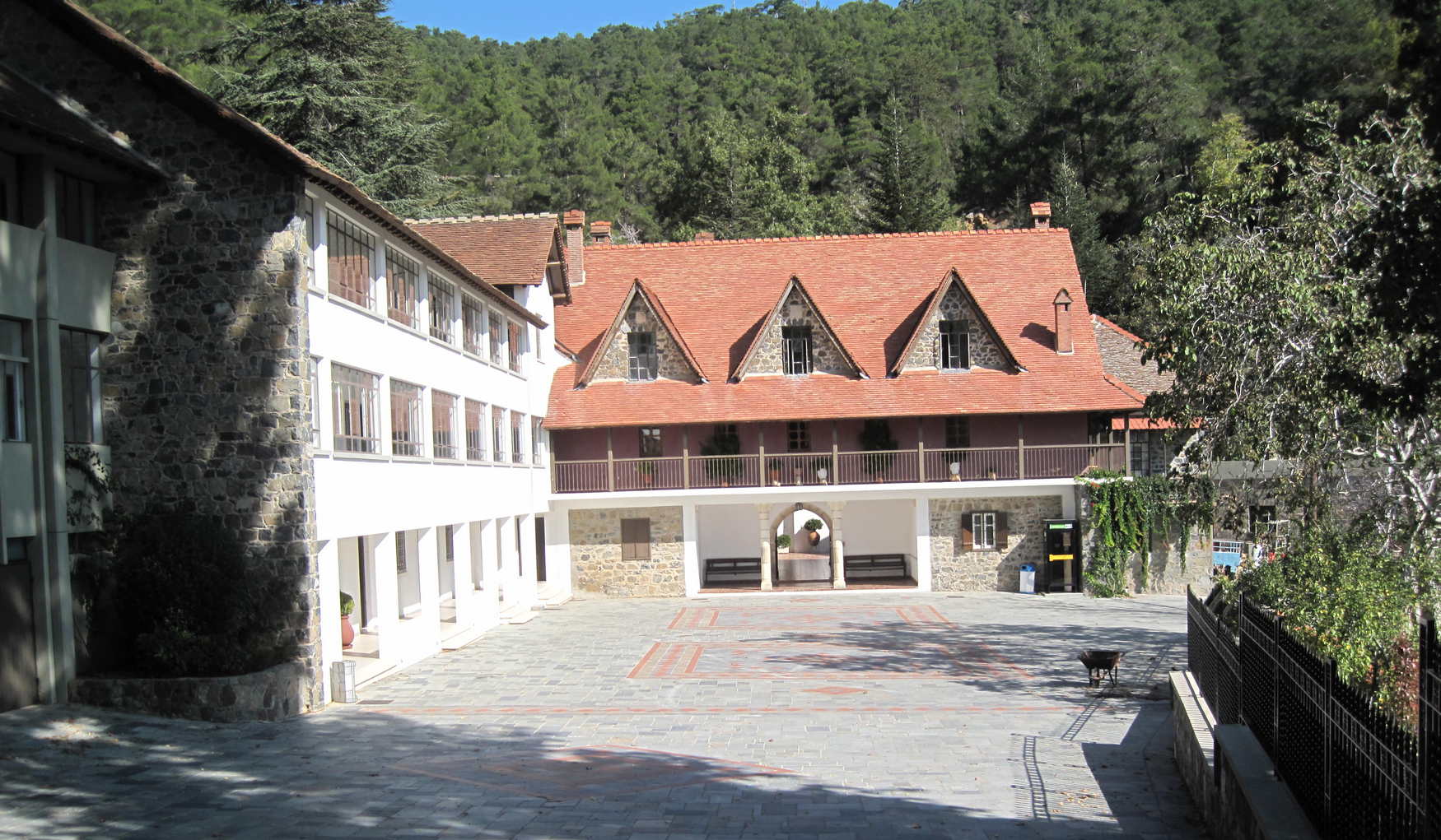 Монастырь Троодитисса фото 1