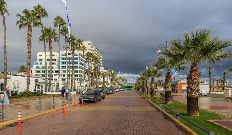 Набережная Финикудес