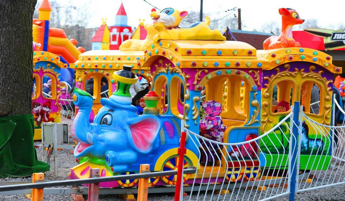 Парк им. Бабушкина (Парк Сказок) фото 1