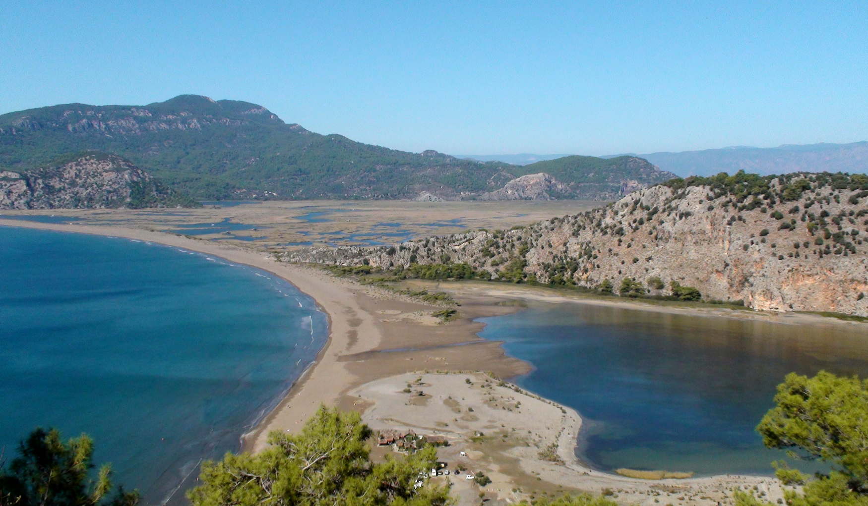 Пляж Изтузу фото 1