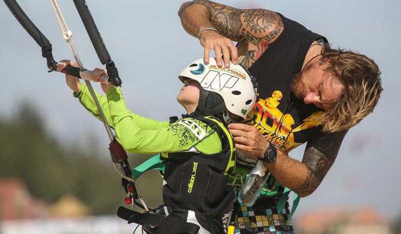 Детско-семейный кайт-сёрф-лагерь