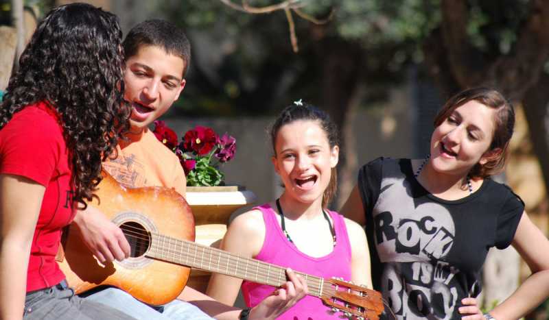 AmES Camp International House