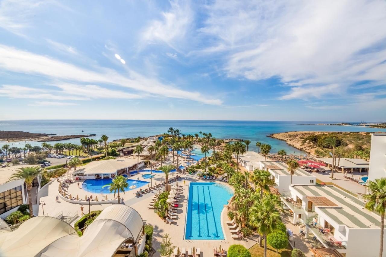 Adams Beach Hotel фото 1