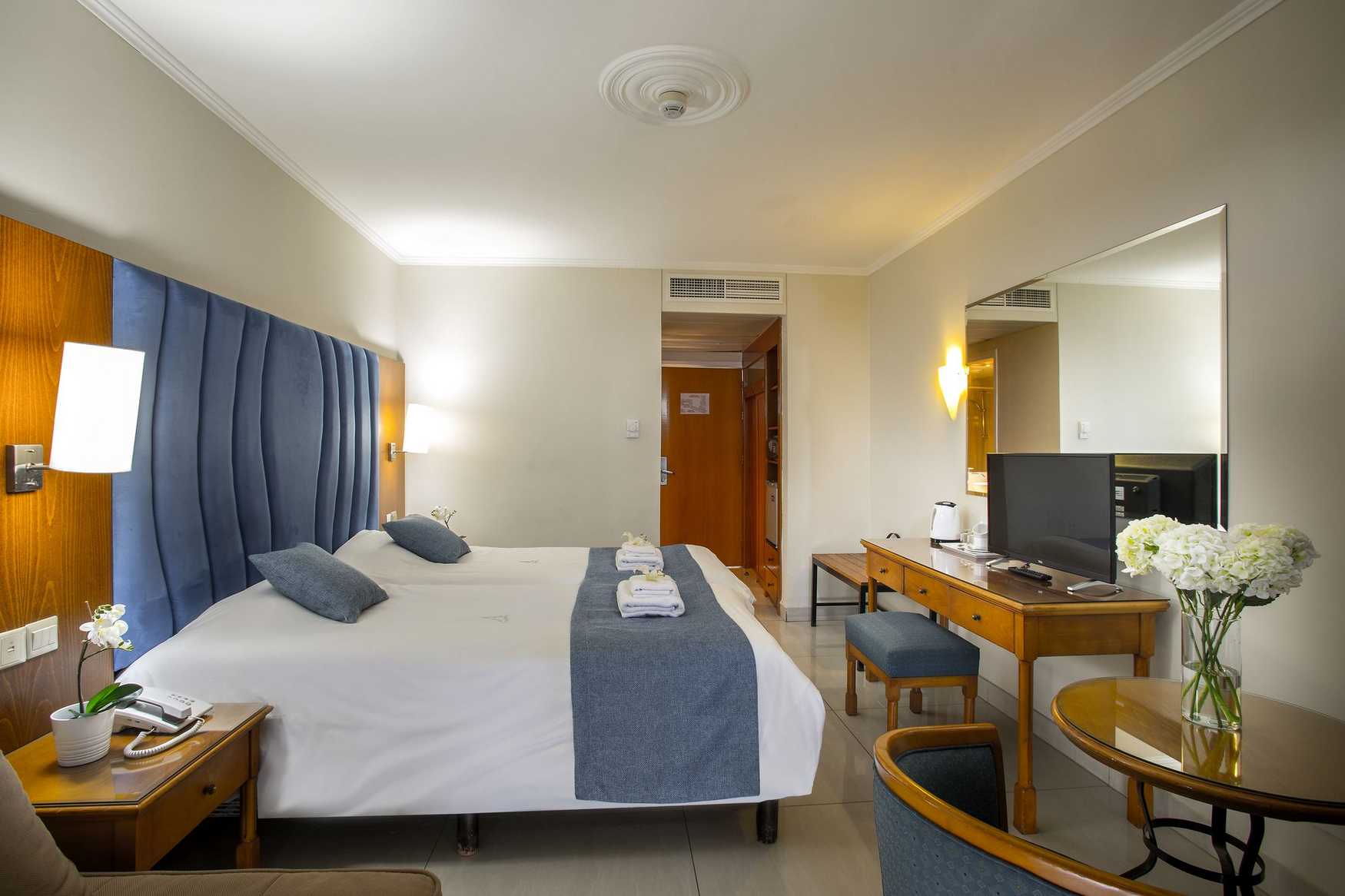 Anastasia Beach Hotel фото 1