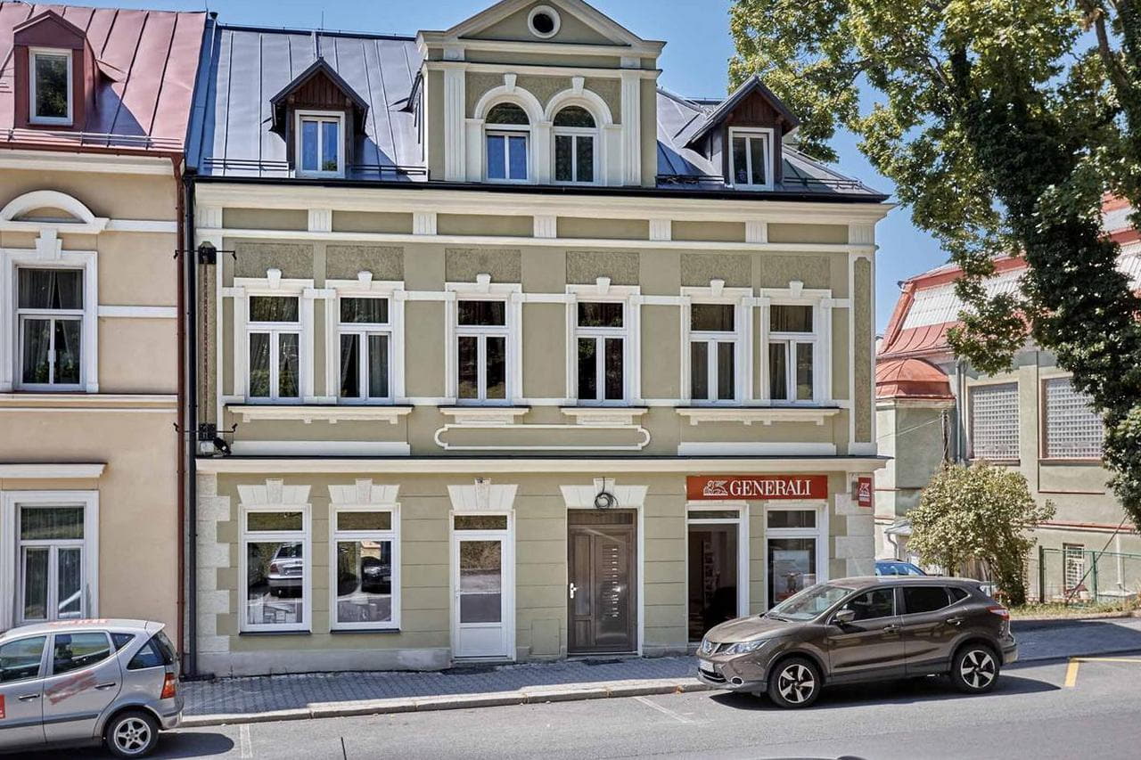 Apart House Plesia
