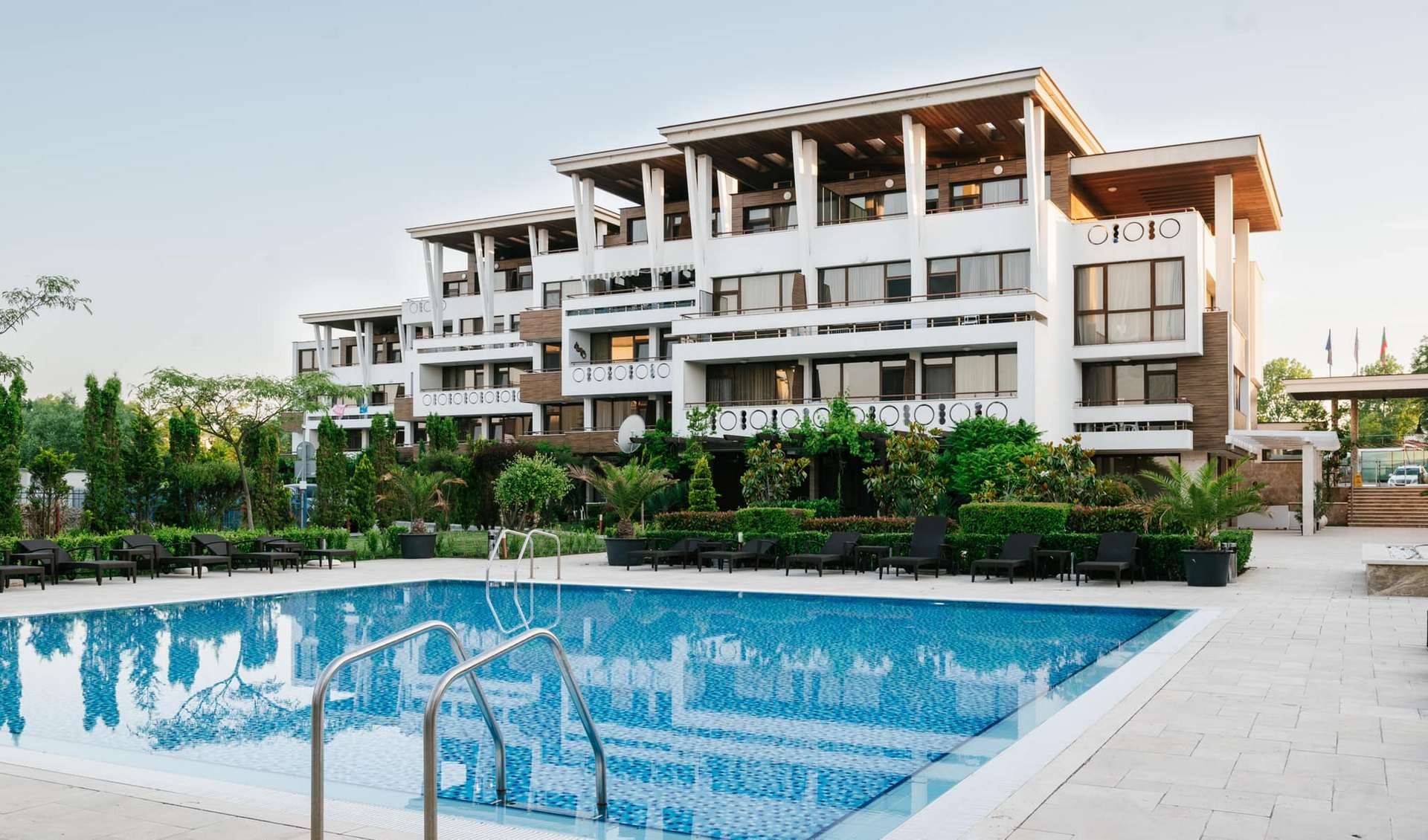 Apolonia Resort