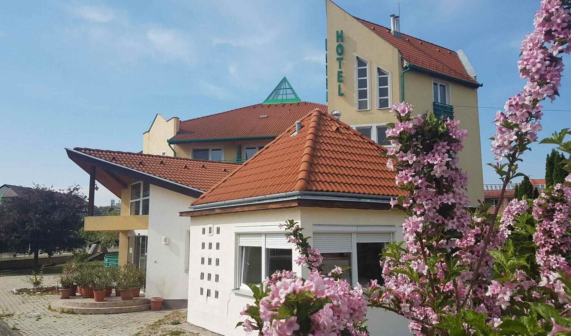 Aqua Therm Hotel