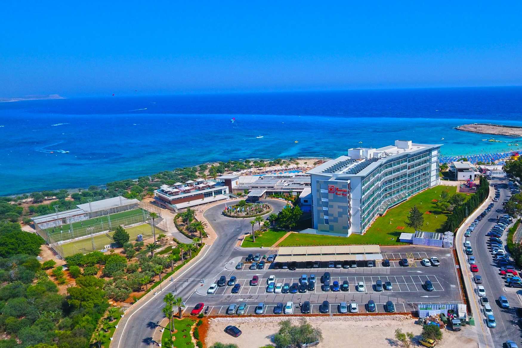 Asterias Beach Hotel фото 1
