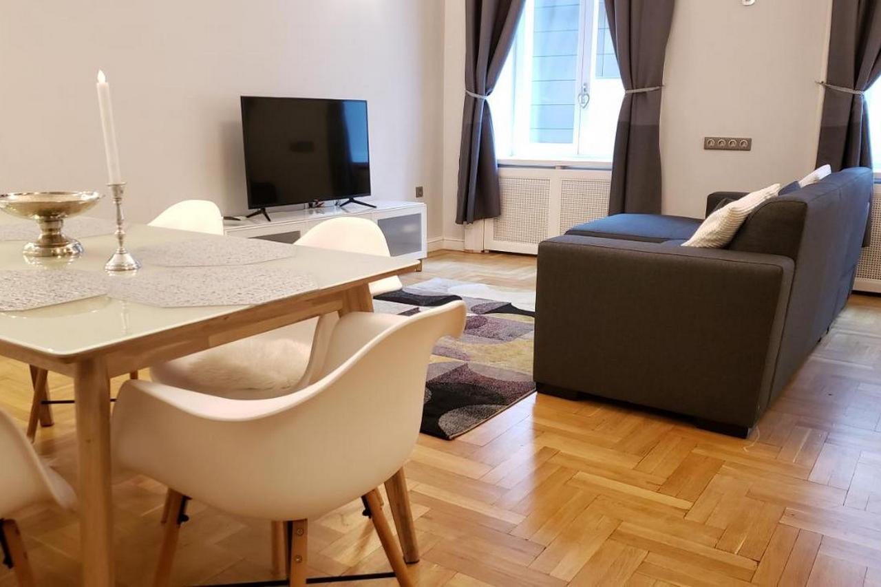Supreme City Center Apartment