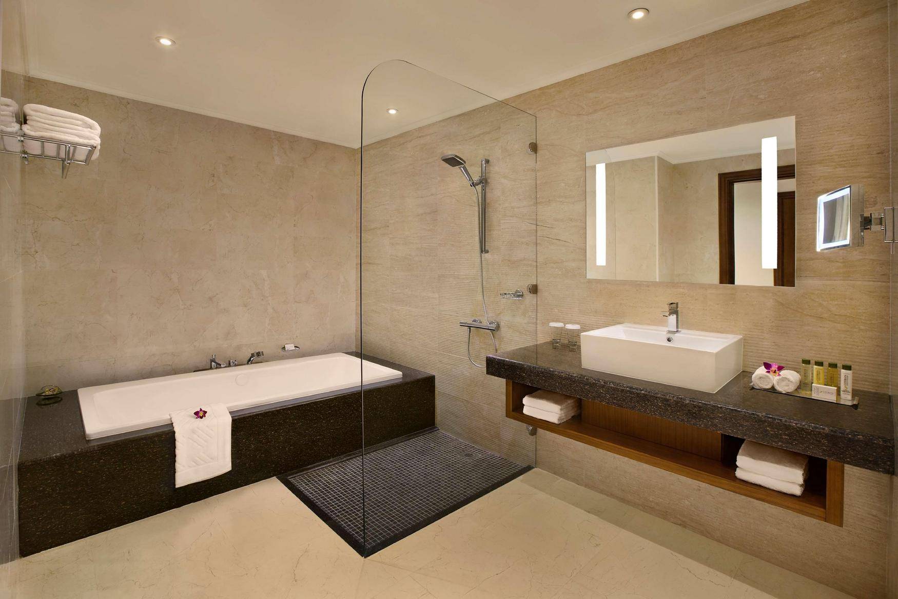 DoubleTree by Hilton Resort & Spa Marjan Island фото 1