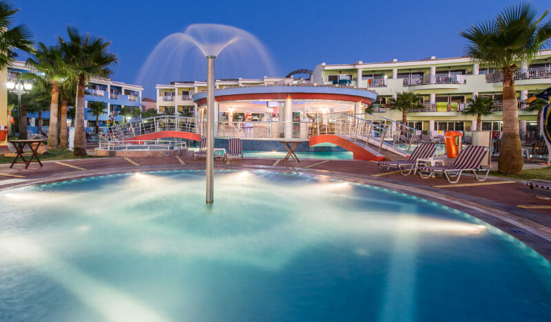 Caretta Beach Hotel & Watepark