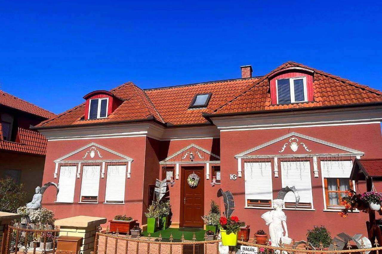 Dóra Stúdió Apartmanok