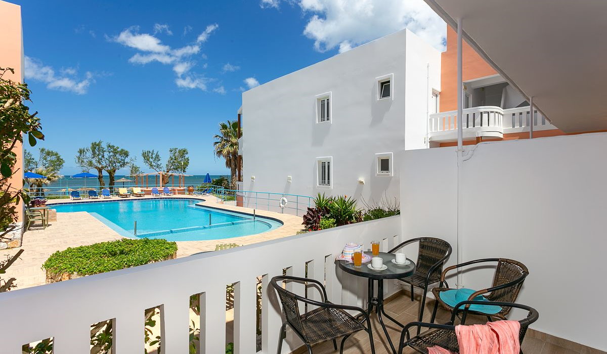 Eden Beach Hotel Agia Marina фото 1