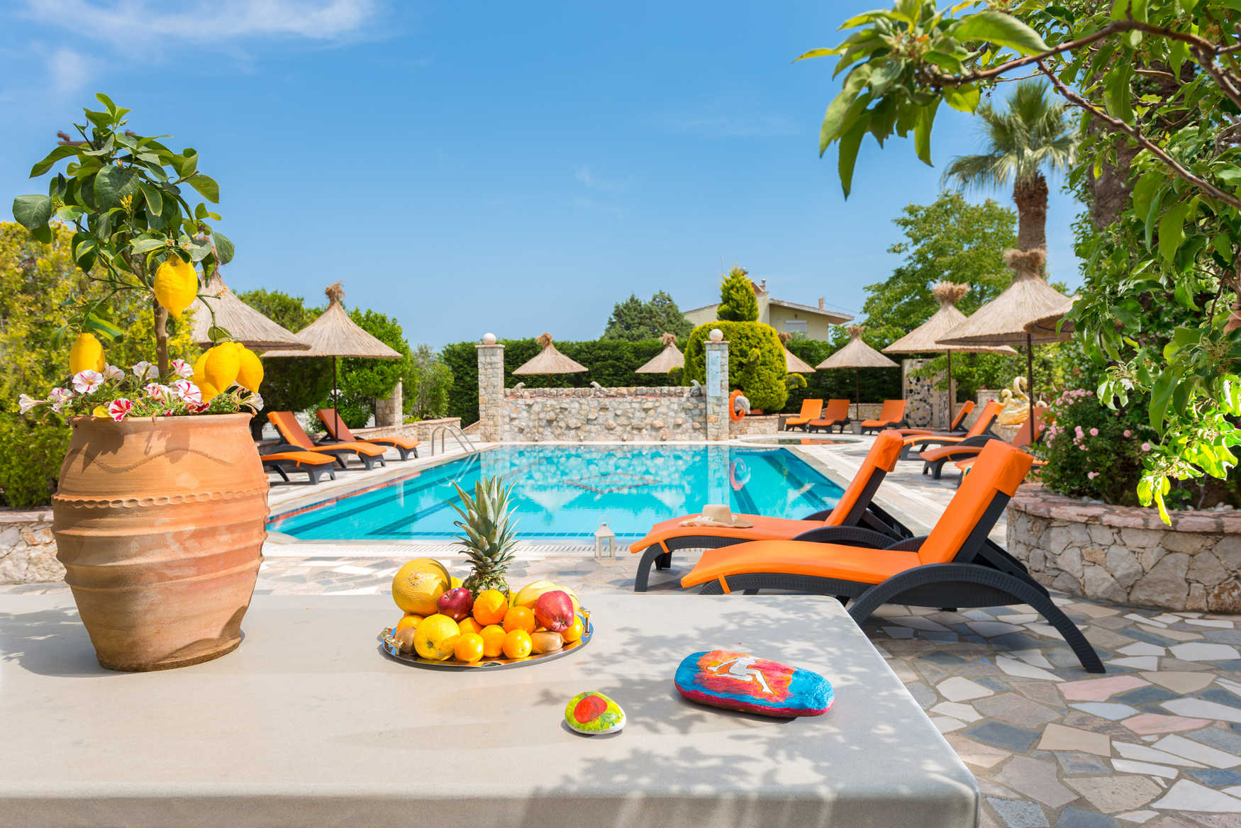 Elefteria Apts & Suites