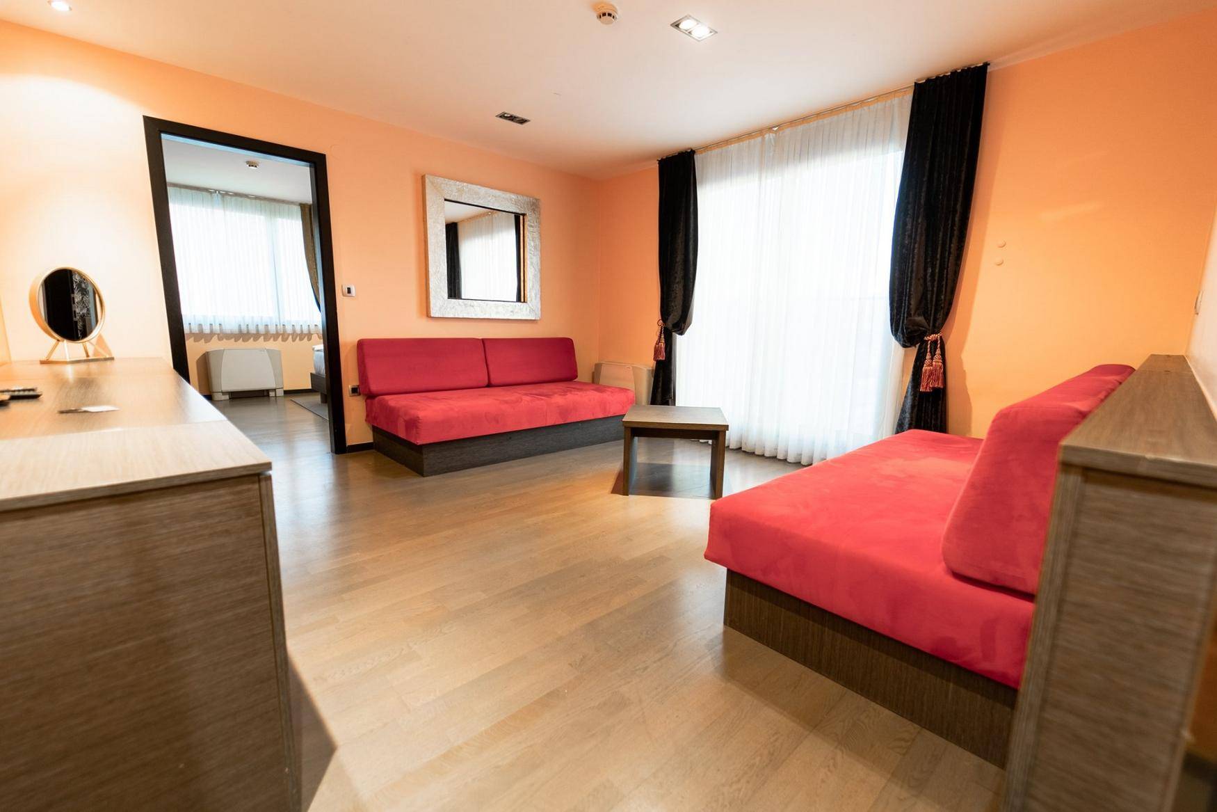 Gloria Hotel Ljubljana фото 1