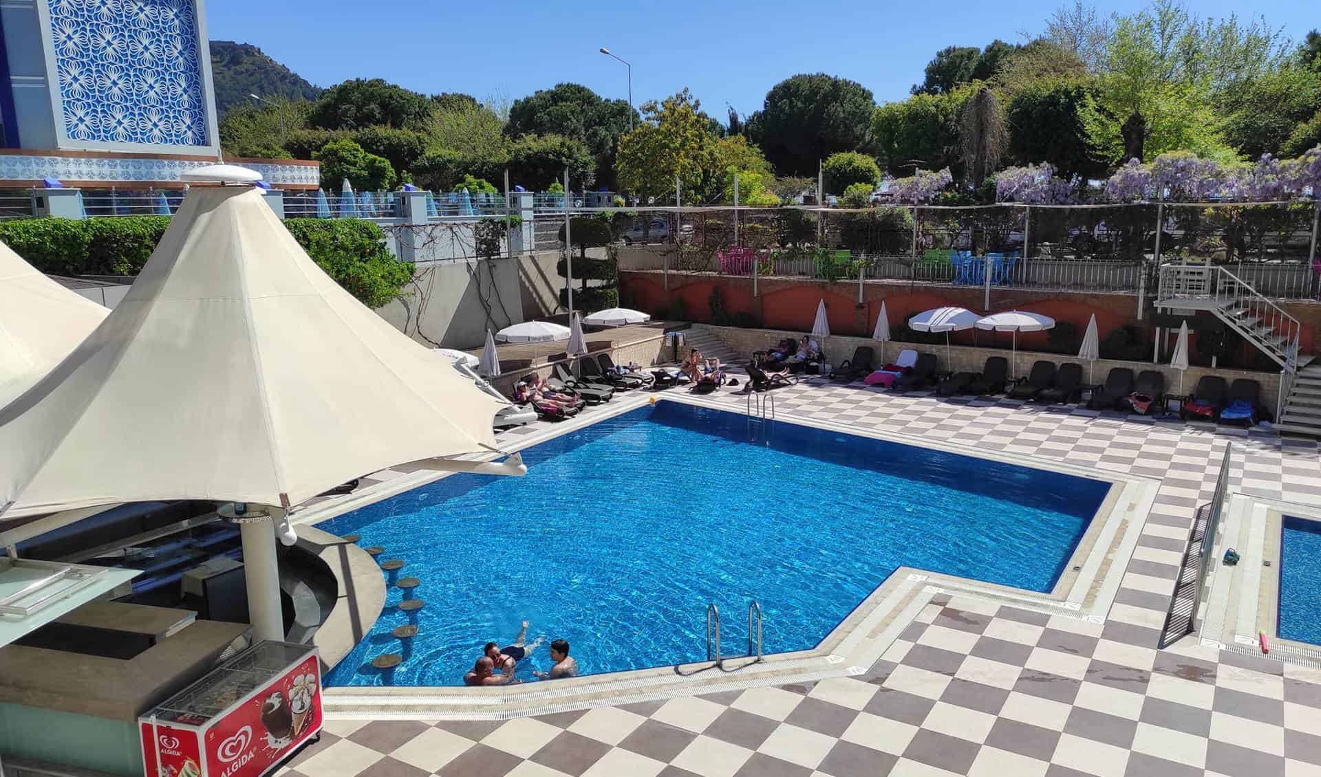 Grand Okan Hotel