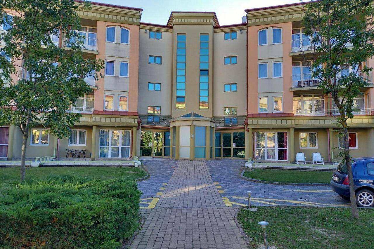 Karos Gold 813 Wellness Apartman