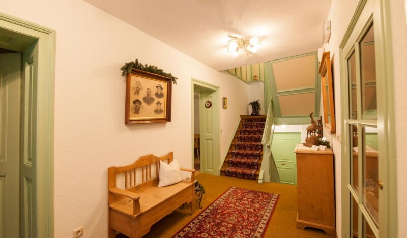 Ferienwohnungen Kröll - Appartements Viktoria und Landhaus Maria