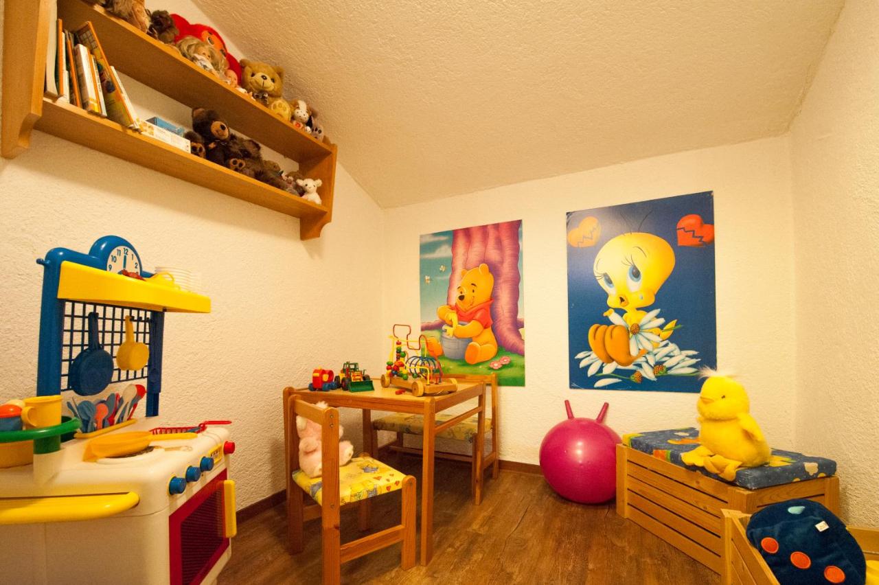 Ferienwohnungen Kröll - Appartements Viktoria und Landhaus Maria фото 1