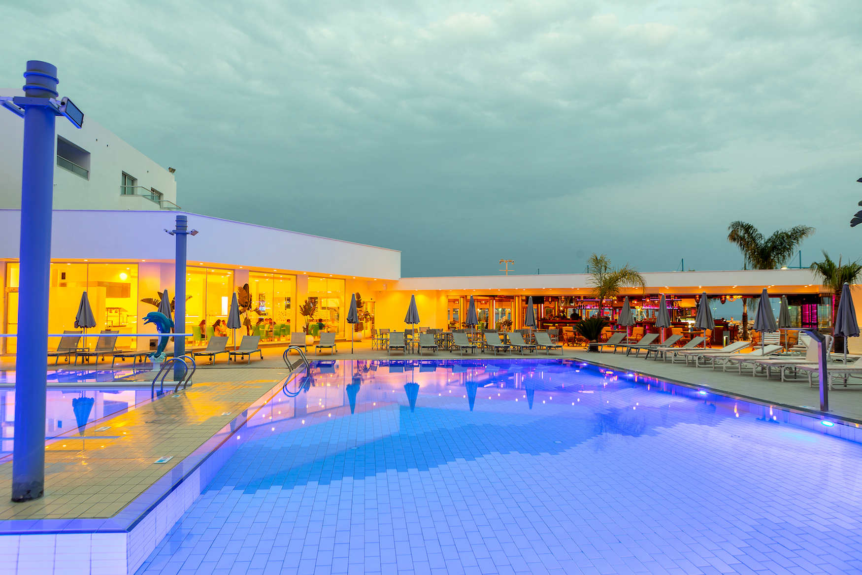 Limanaki Beach Hotel and Suites фото 1