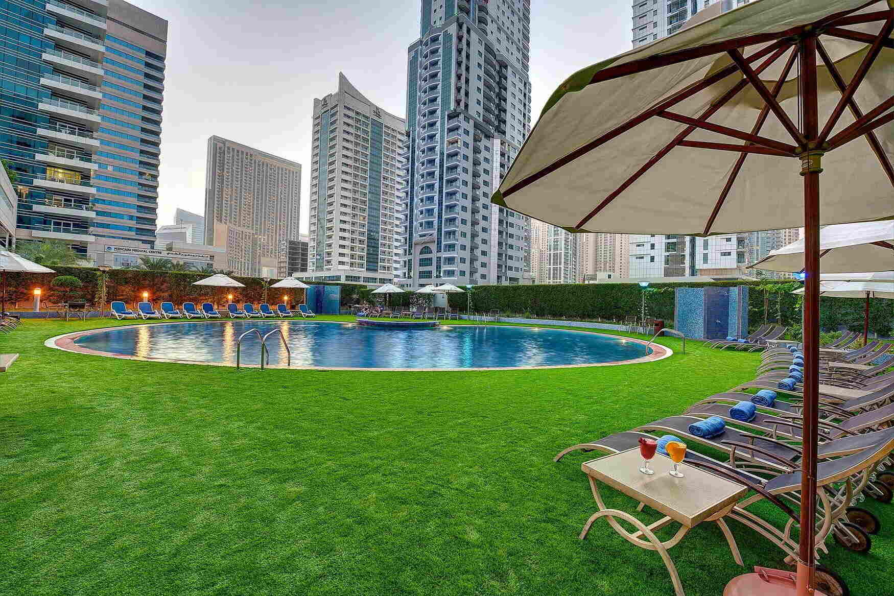 Marina View Deluxe Hotel Apartments фото 1