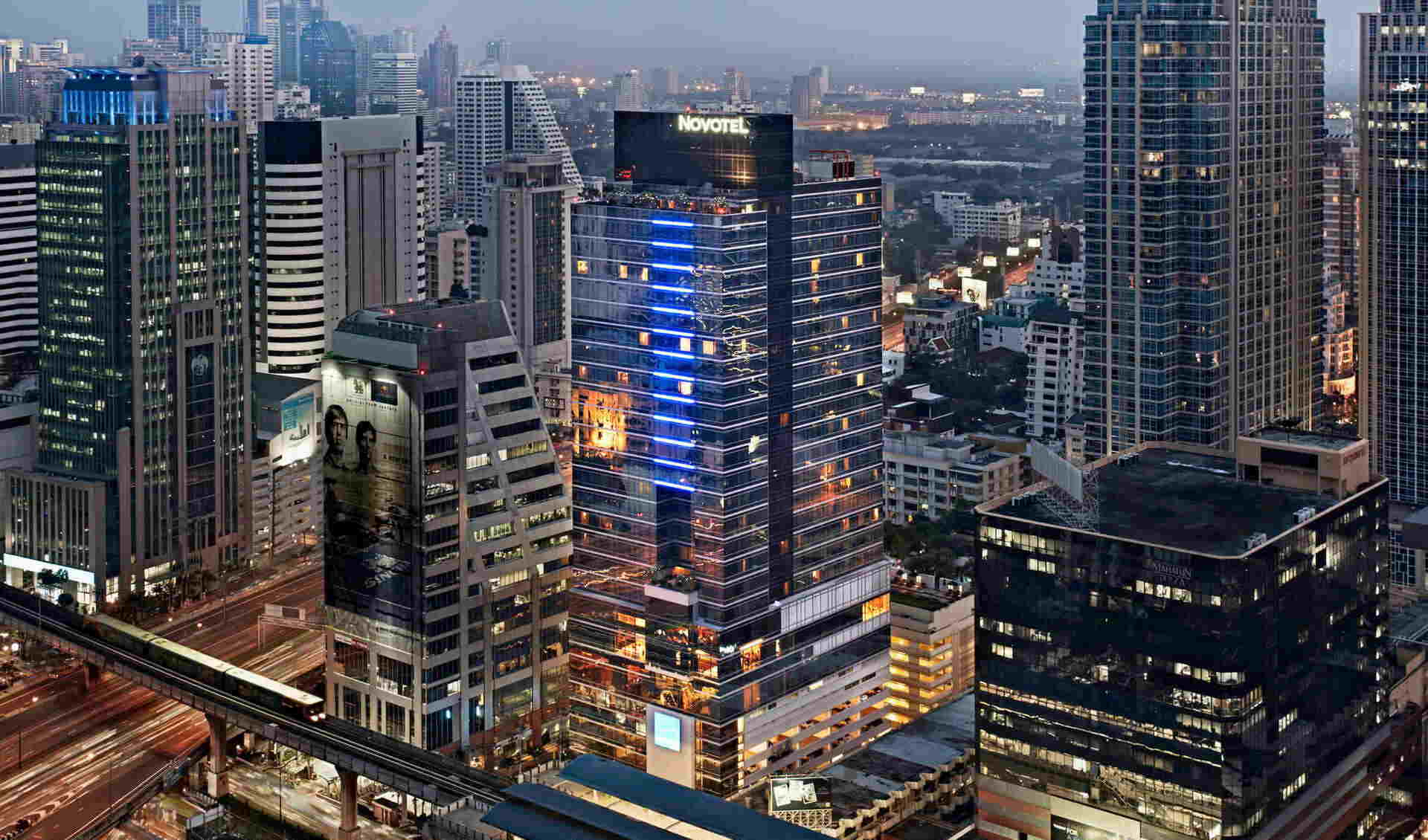 Novotel Bangkok Ploenchit Sukhumvit Hotel