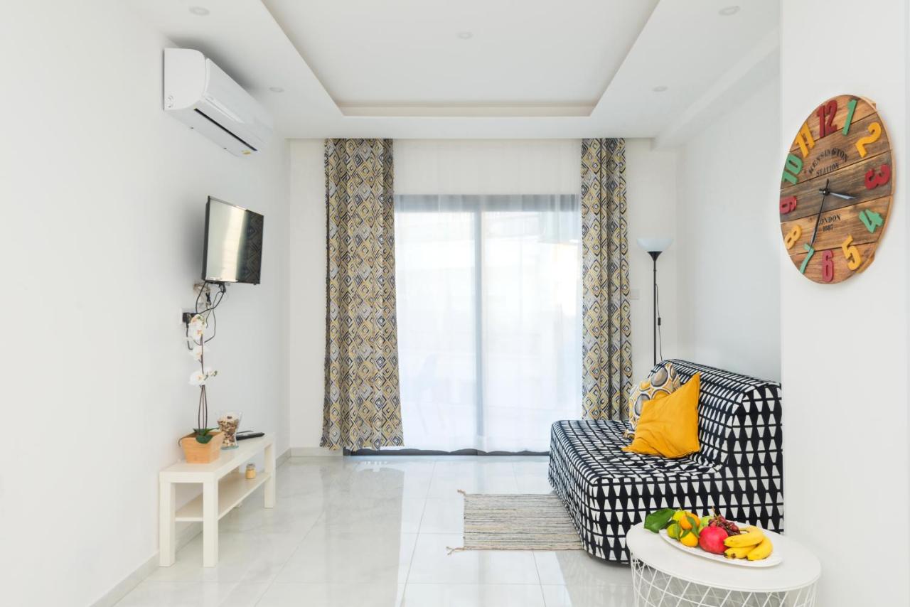 SIX Apartments