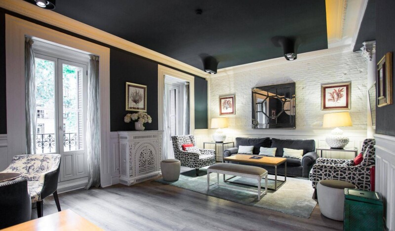 Petit Palace Lealtad Plaza