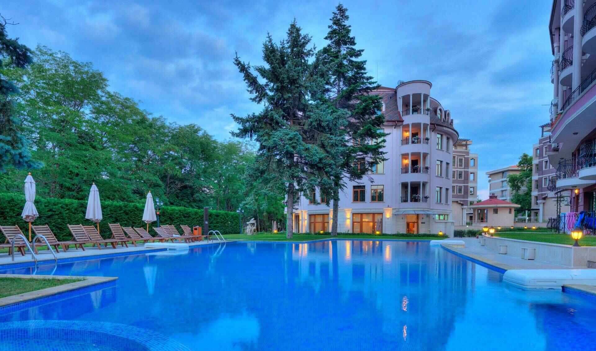 Purple Star Apartments