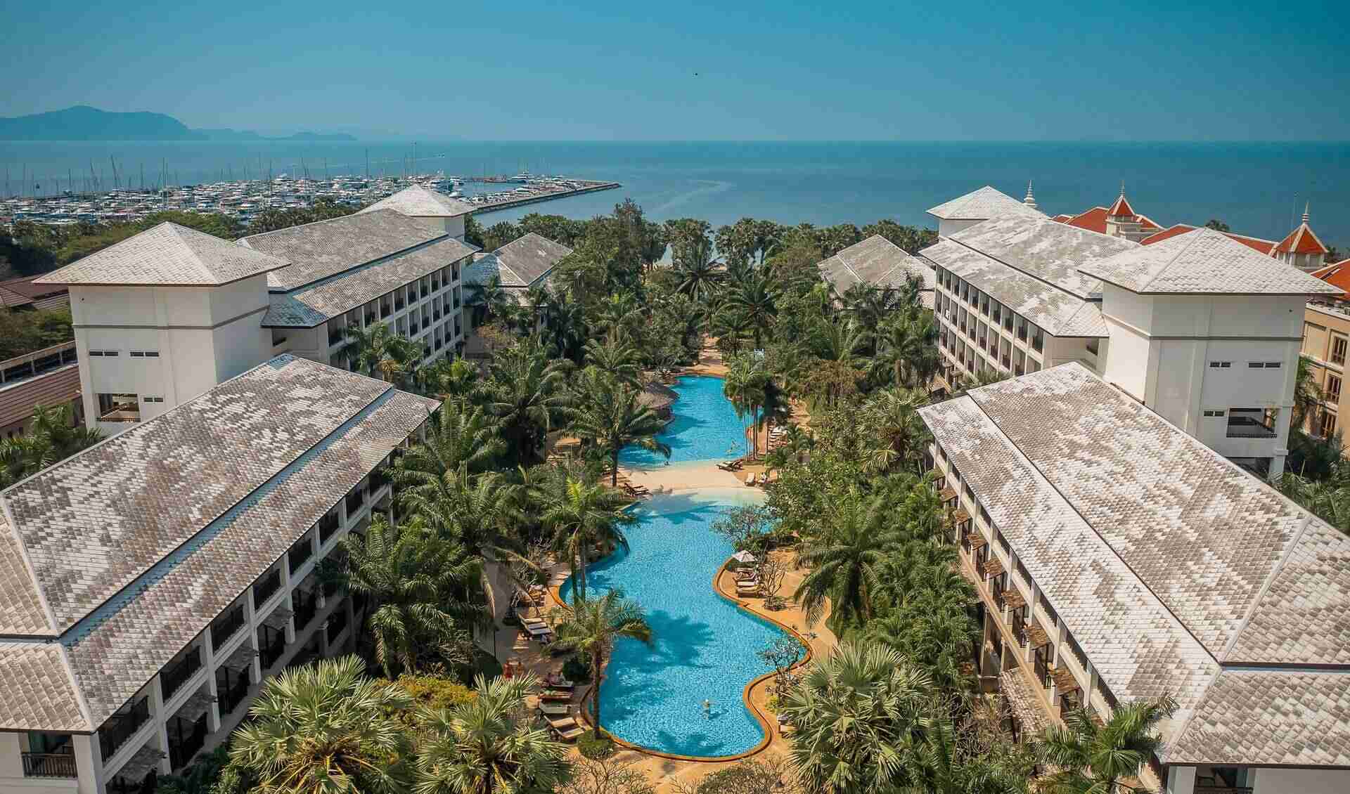 Ravindra Beach Resort & Spa