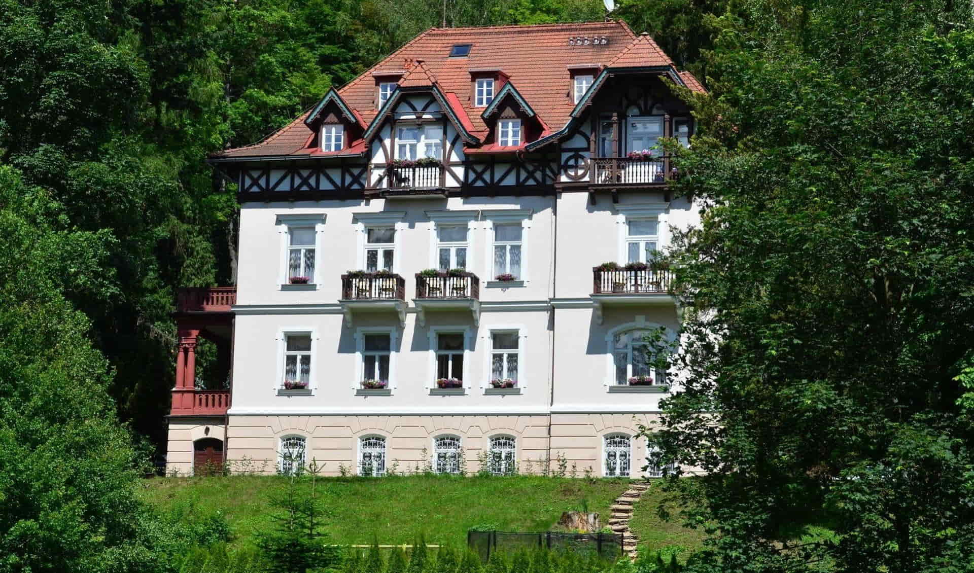 Sant Georg Garni
