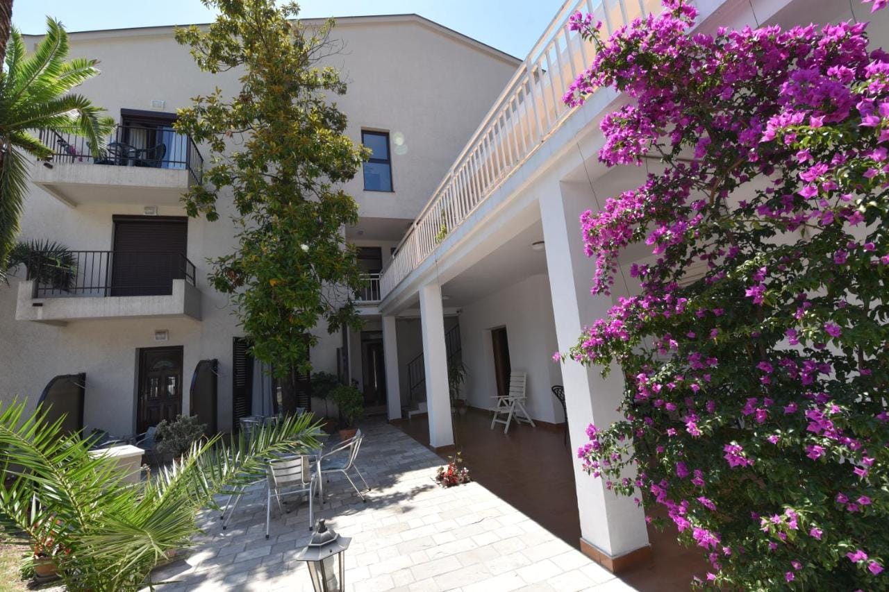 Studio Apartments 6 Palmi фото 1