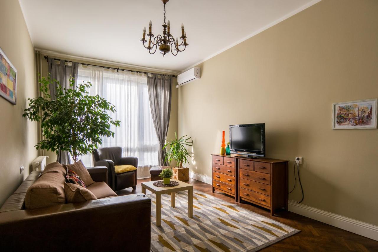Top Center Artistic Apartment