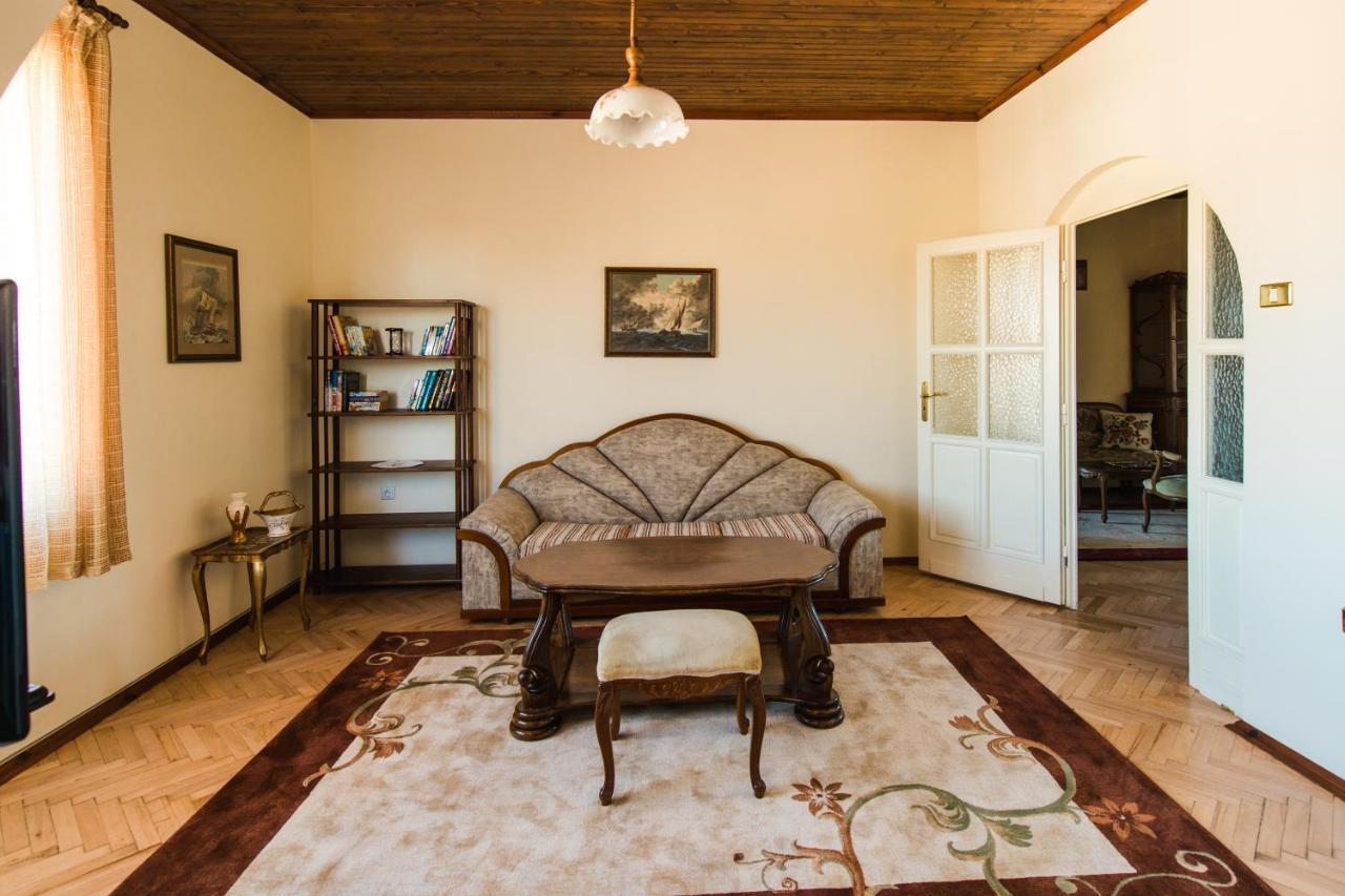 Varna Main Street Classic Apartment